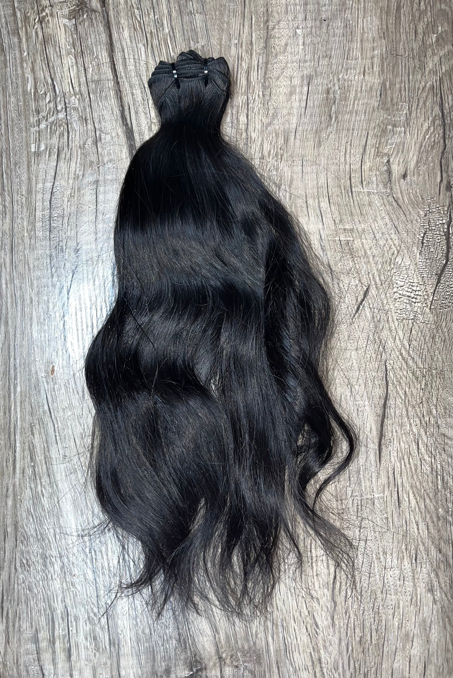 16” Natural wavy raw bundles Paquetes de cabello crudo de onda natural de 16 pulgadas