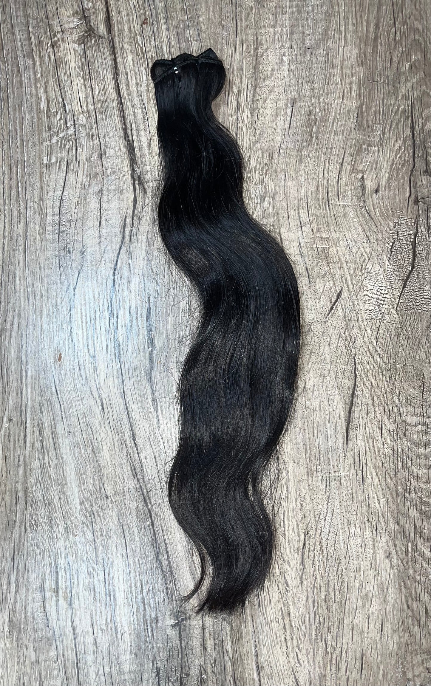 18" Natural Wavy Raw Bundles - "18" Paquetes de Cabello Natural Ondulado Sin Procesar"
